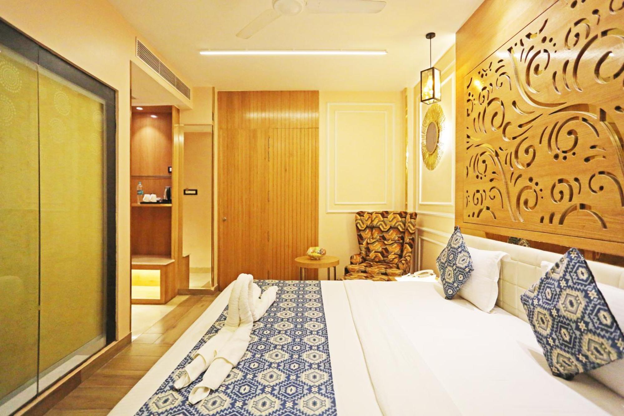 Jrd Luxury-Business Hotel Нью-Дели Экстерьер фото