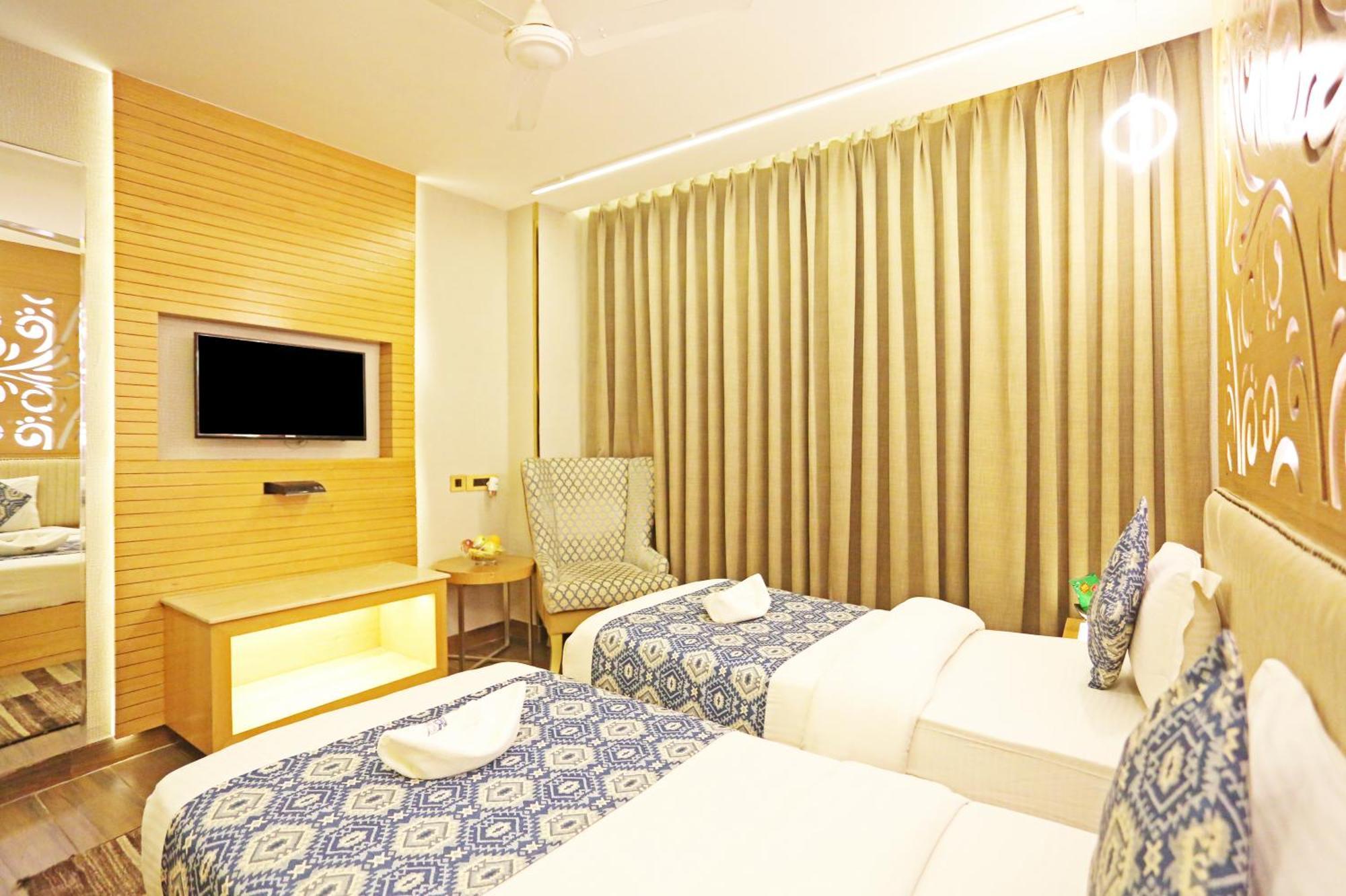 Jrd Luxury-Business Hotel Нью-Дели Экстерьер фото